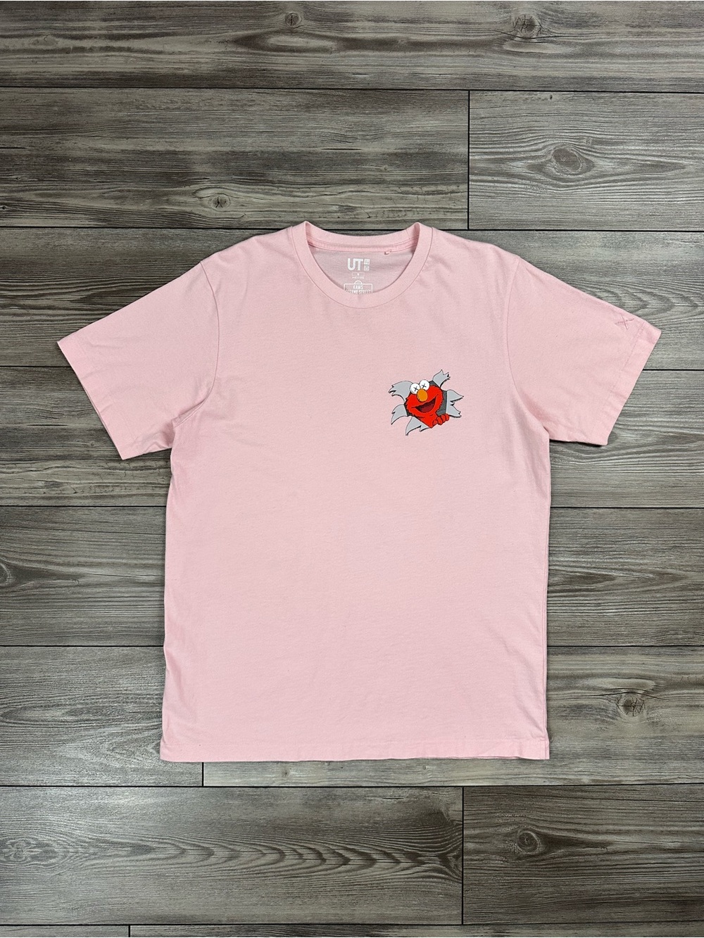 Uniqlo x KAWS Sesame Street Elmo T Shirt